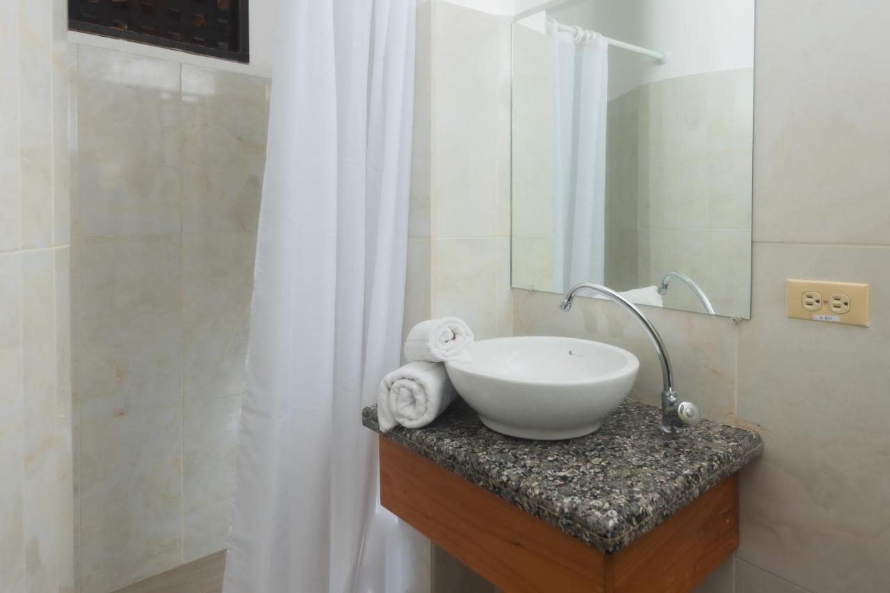 Hostal North Seymour Puerto Ayora  Esterno foto