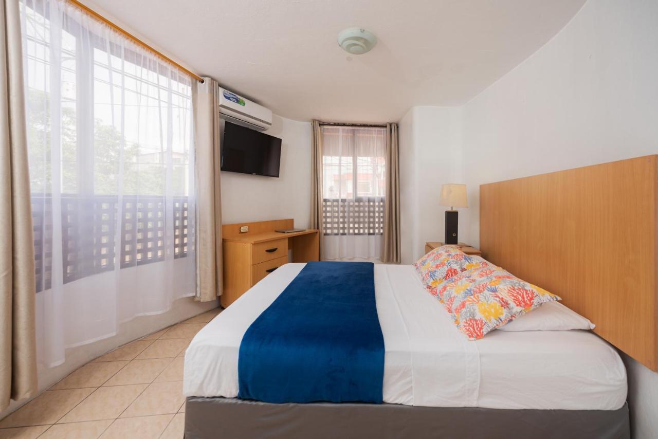 Hostal North Seymour Puerto Ayora  Esterno foto