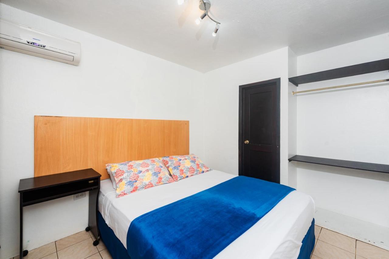Hostal North Seymour Puerto Ayora  Esterno foto